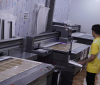 In UV Trên Mica Có Bị Bong Tróc, Phai Màu Không?