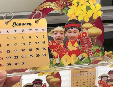 Trang trí tết bằng sticker in uv