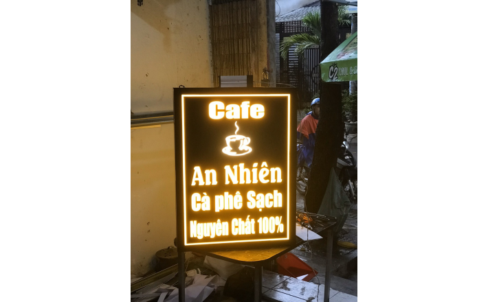 gia công hộp đèn mica