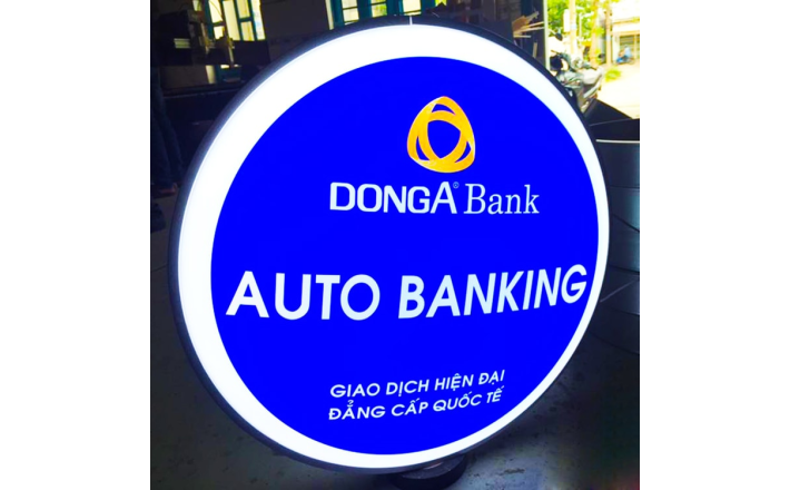 gia công hộp đèn mica